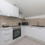 Gloria